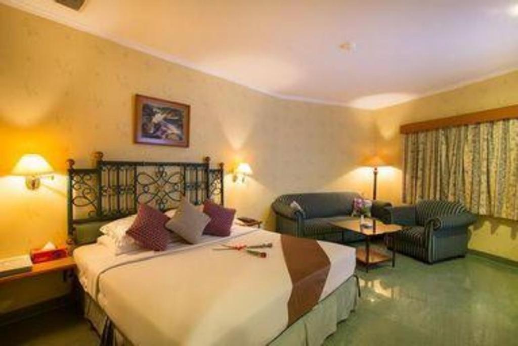 Classic Hotel Yakarta Exterior foto