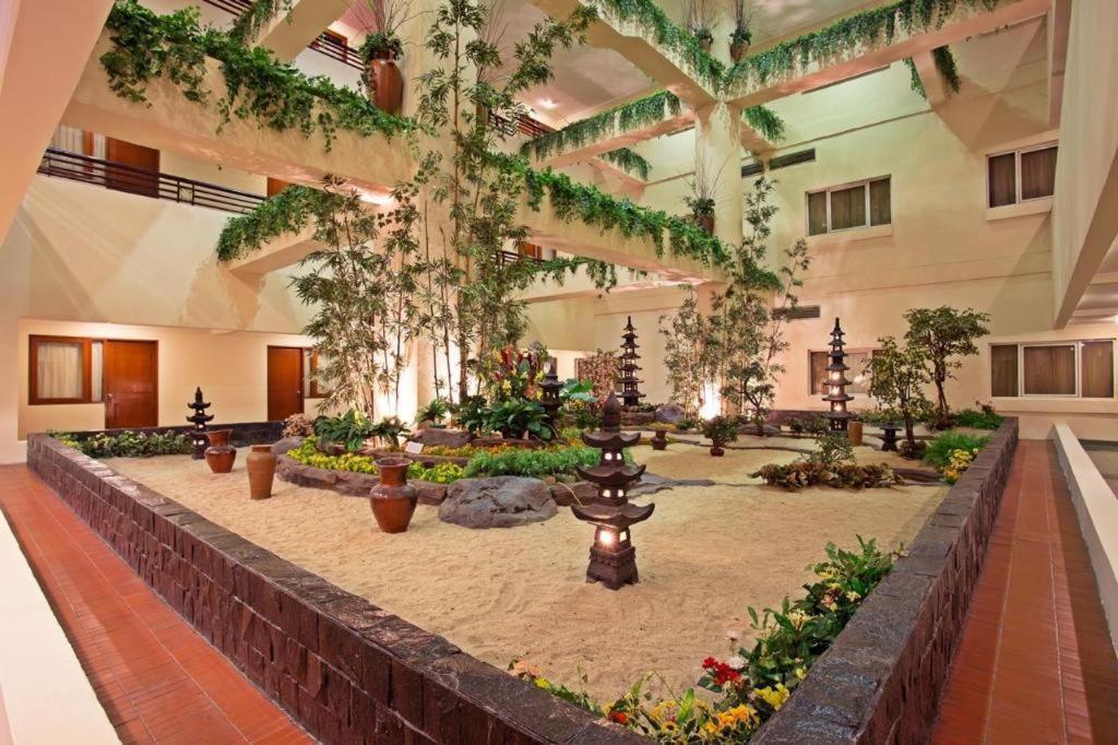 Classic Hotel Yakarta Exterior foto